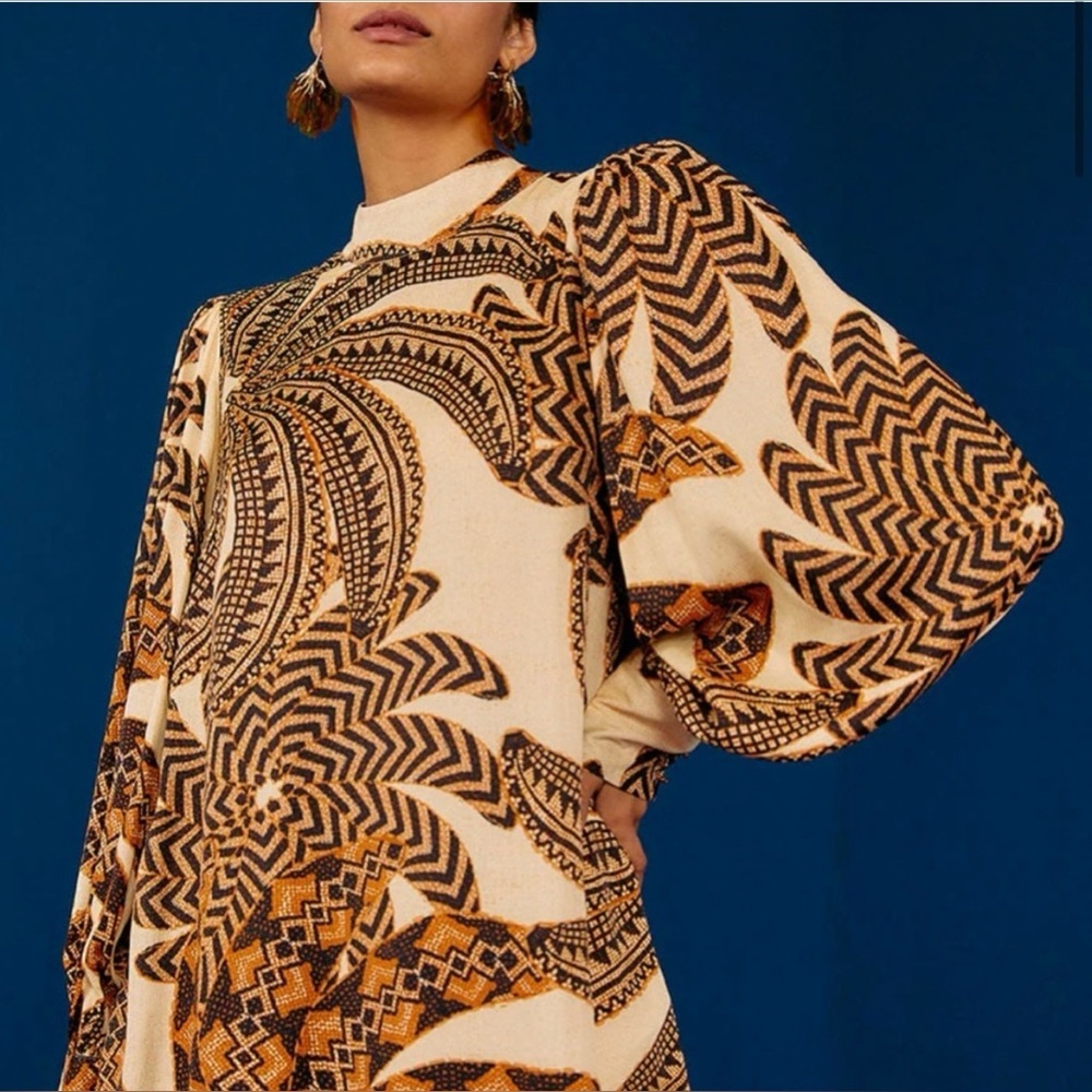 FARM RIO Yawanawa Banana Print Mock Neck Tunic Blouse